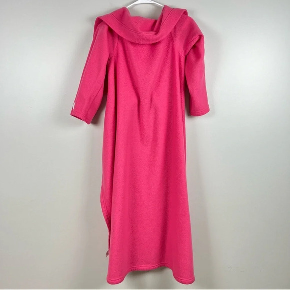 Super Soft & Warm Pink Snuggie for kids, 54” x 42” - Picture 10 of 10